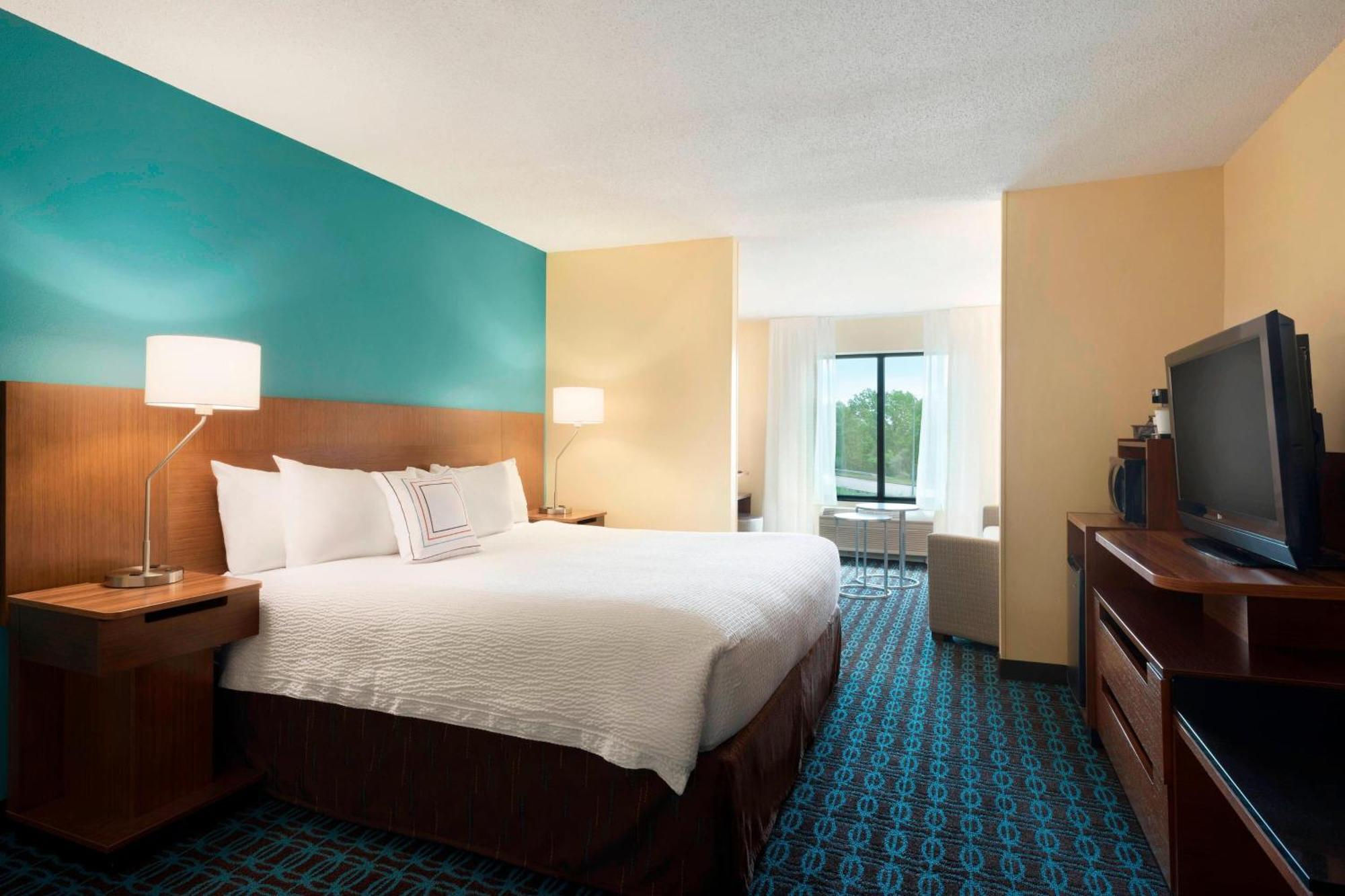Fairfield Inn & Suites Hartford Manchester Exterior photo