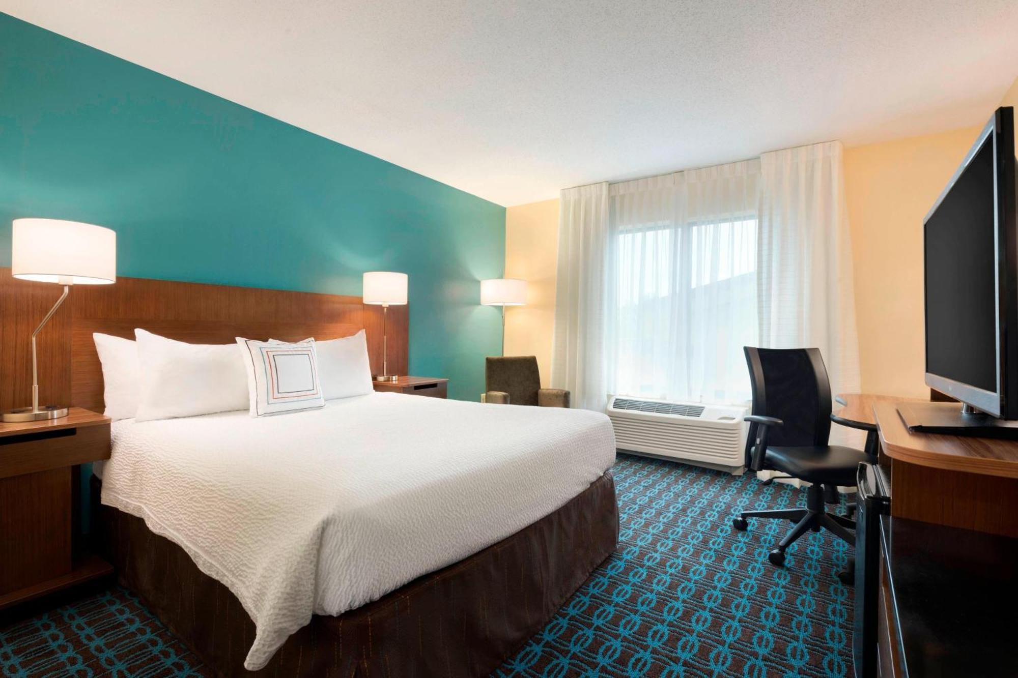 Fairfield Inn & Suites Hartford Manchester Exterior photo