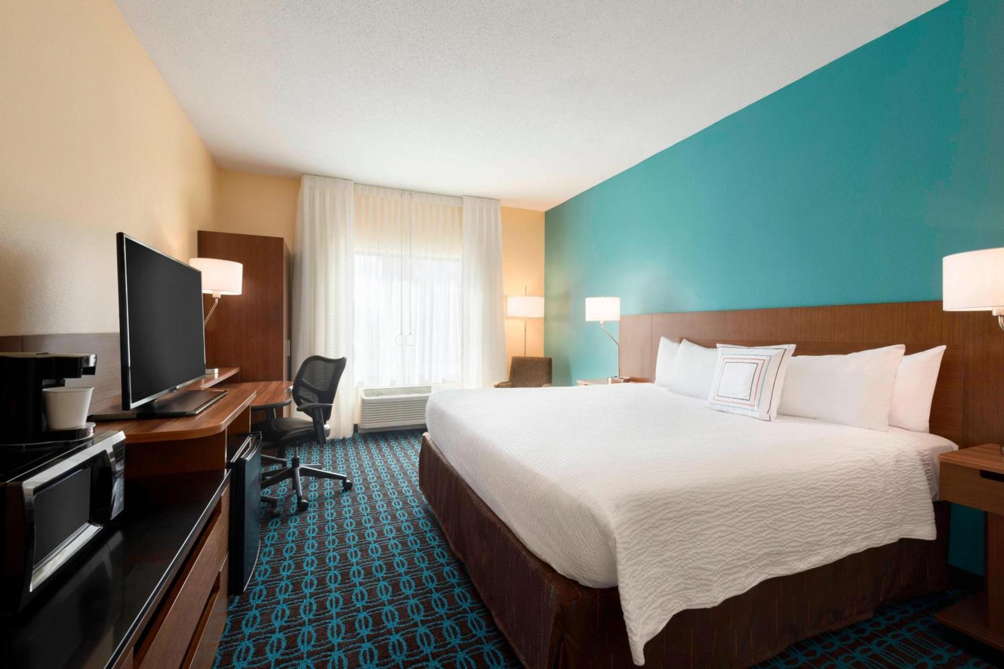 Fairfield Inn & Suites Hartford Manchester Exterior photo