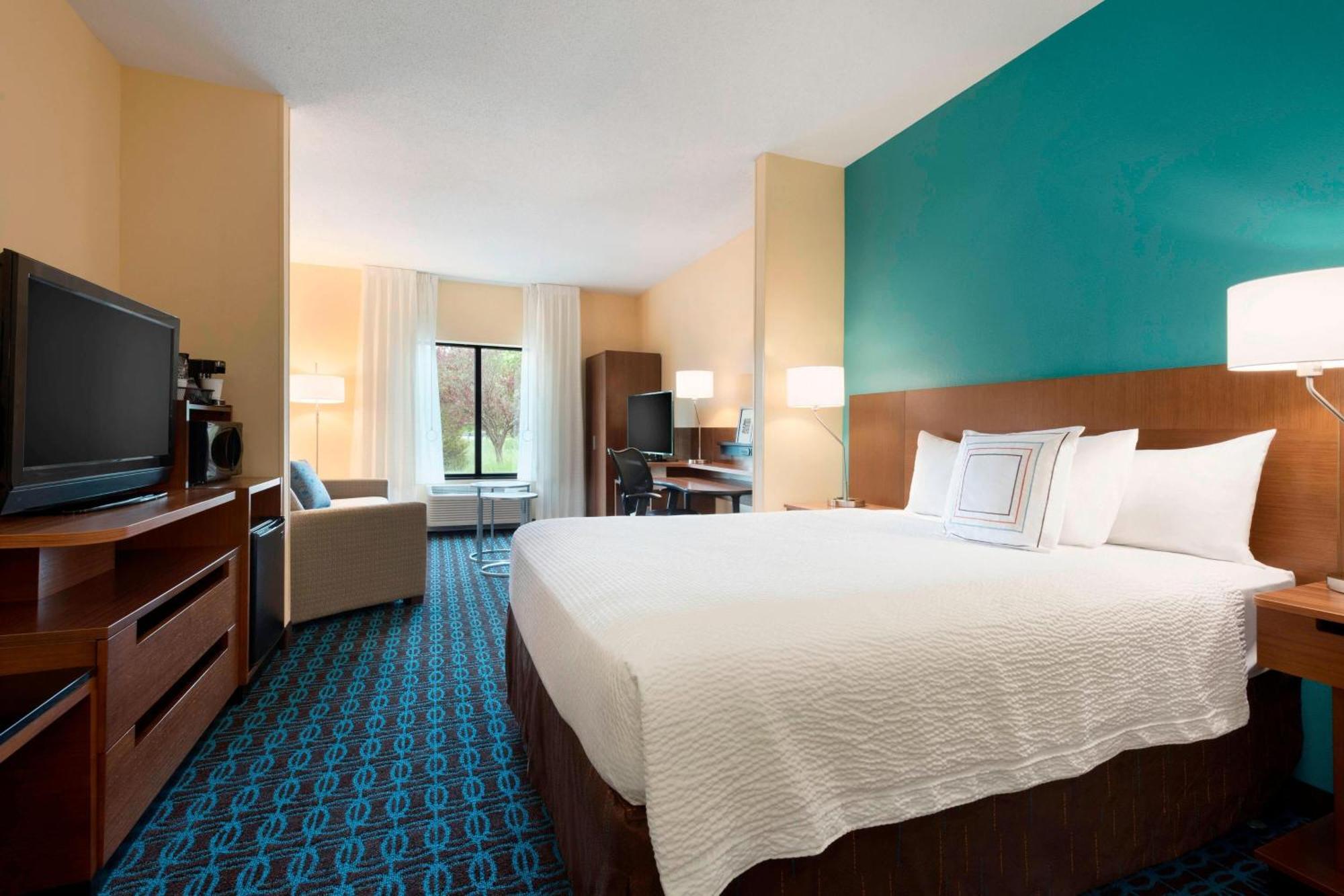Fairfield Inn & Suites Hartford Manchester Exterior photo